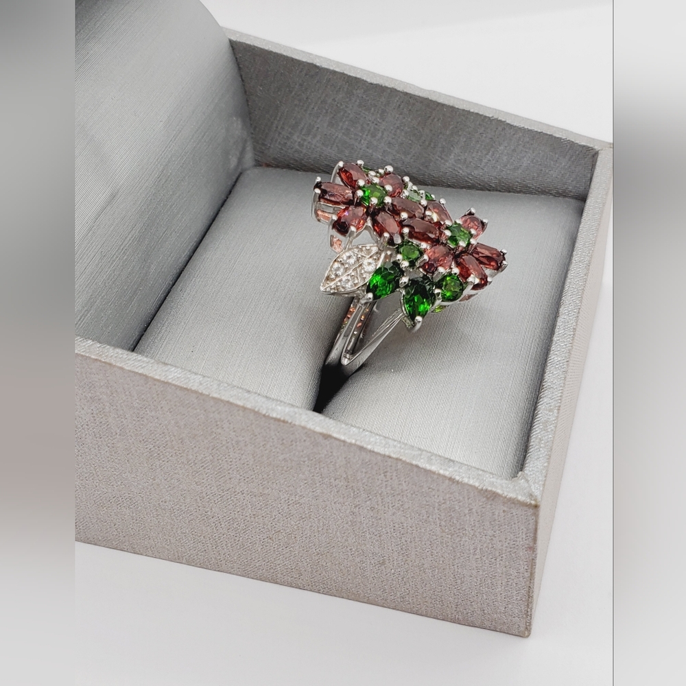 Genuine Garnet - Chrome Diopside - White Topaz Poinsettia Flower 925 Silver - Picture 2 of 8